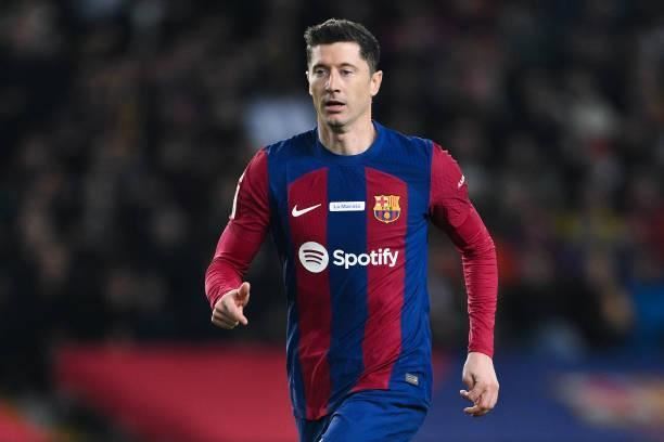  罗马诺：沙特方面一直有意莱万 ，但球员目前想专注于巴萨